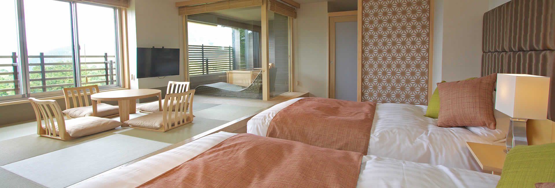 Photo1：Mt. Fuji/Somma View:Japanese-Western Room