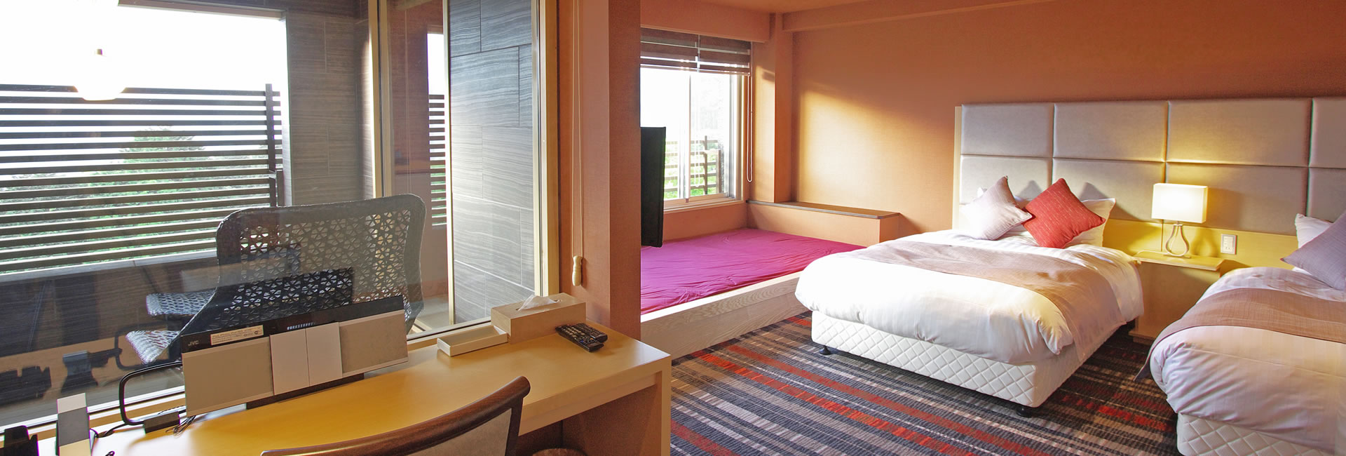 Photo3:Mt. Fuji/Somma View: Western Room 